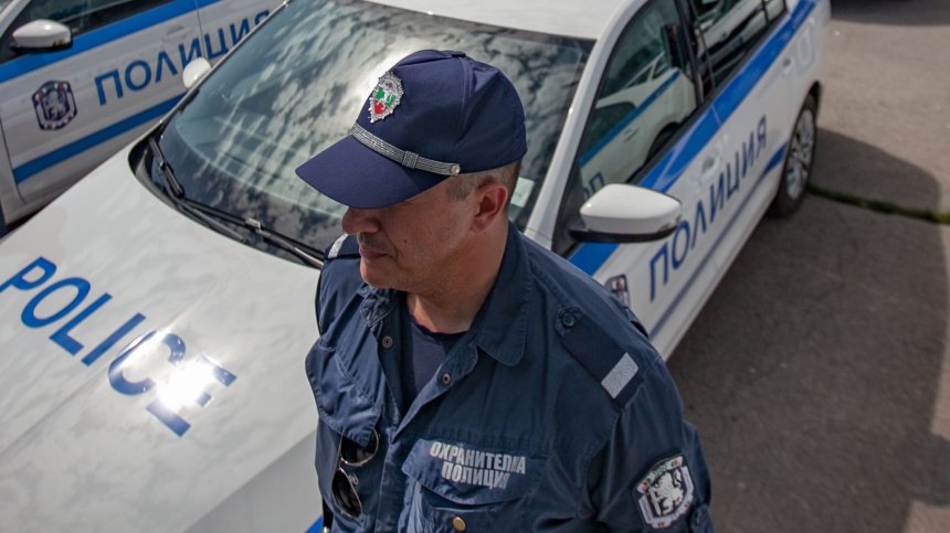 Верижна&nbsp;катастрофа със 7 коли и автобус блокира квартал в Бургас 