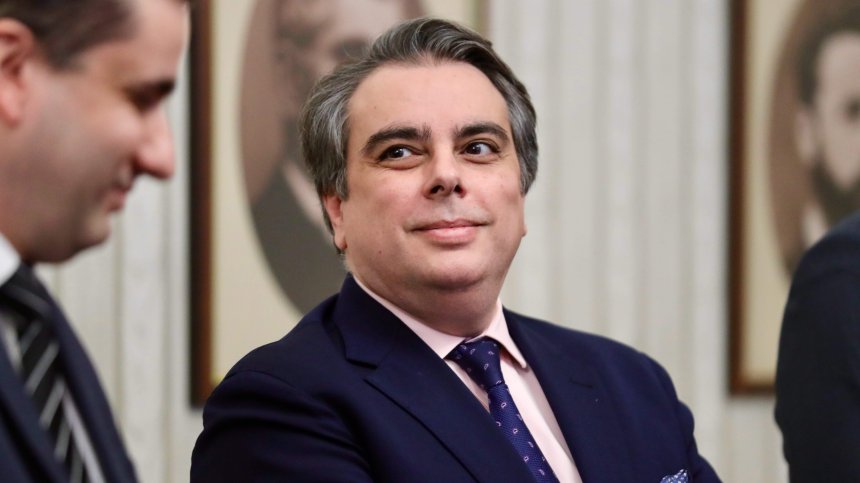 Асен Василев: Здравеопазването ни е политизирано и завладяно от лобита
