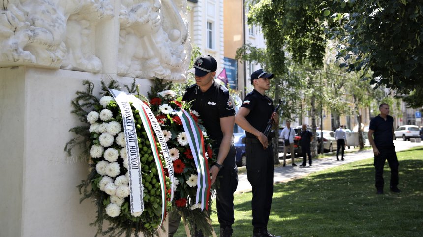 С водосвет на знамената отбелязаха 143 години от създаването на МВР