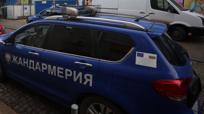 Арестуваха и съдят 57-годишен мъж, съхранявал порнографски материали с деца