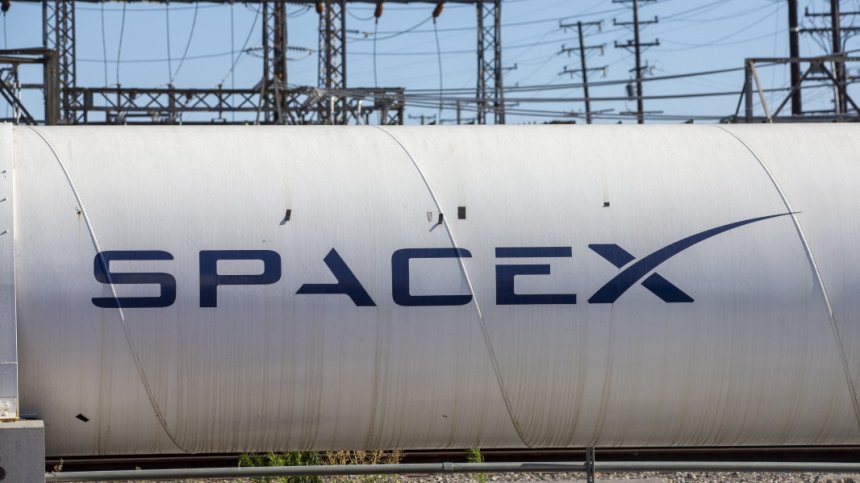 Най-мощната и голяма ракета в света: SpaceX прави тестово изстрелване