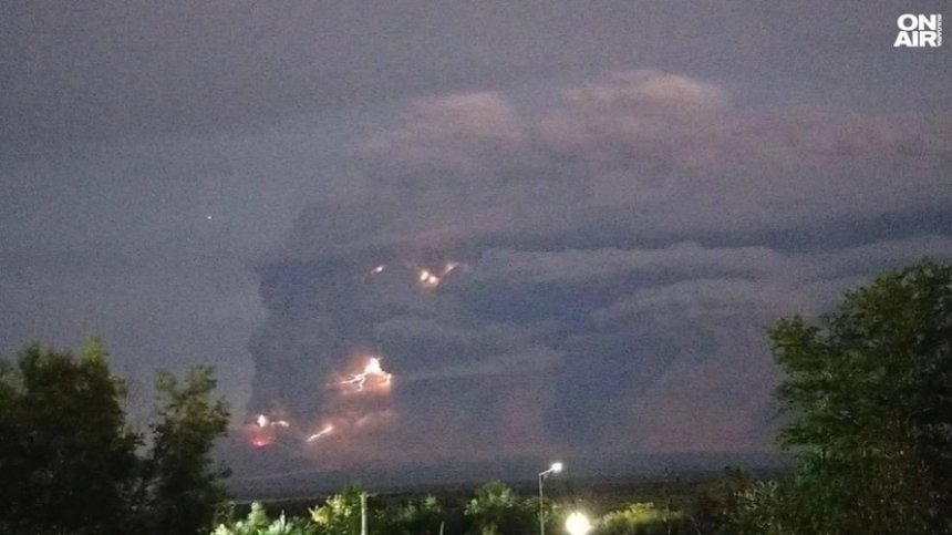 Вулкан изригна след земетресението край Камчатка