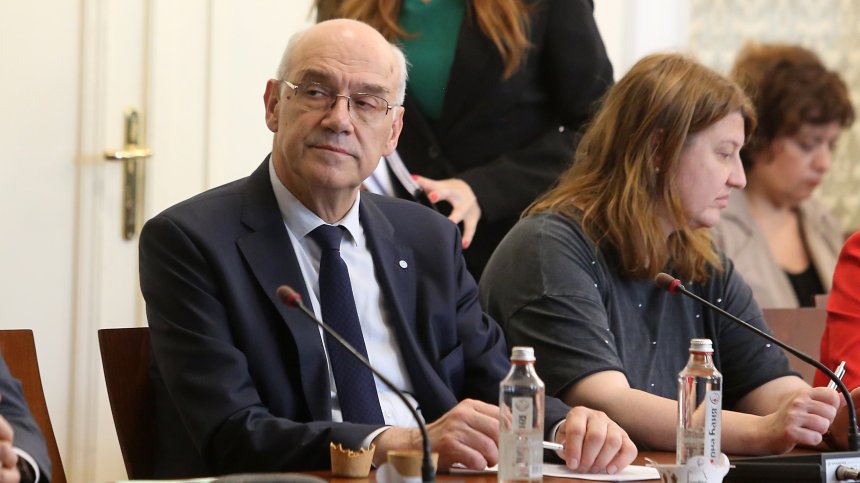 Досегашният председател на КЕВР запазва поста си