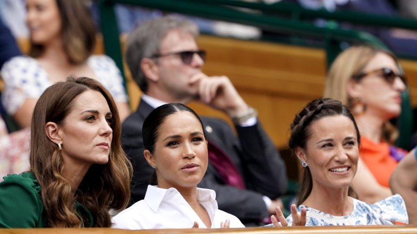 Меган Маркъл опитала да се помири с Кейт чрез златна гривна