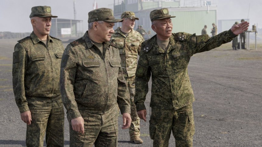 Едни загиват, други ще ги сменят: Русия готви 9 резервни полка за фронта в Украйна