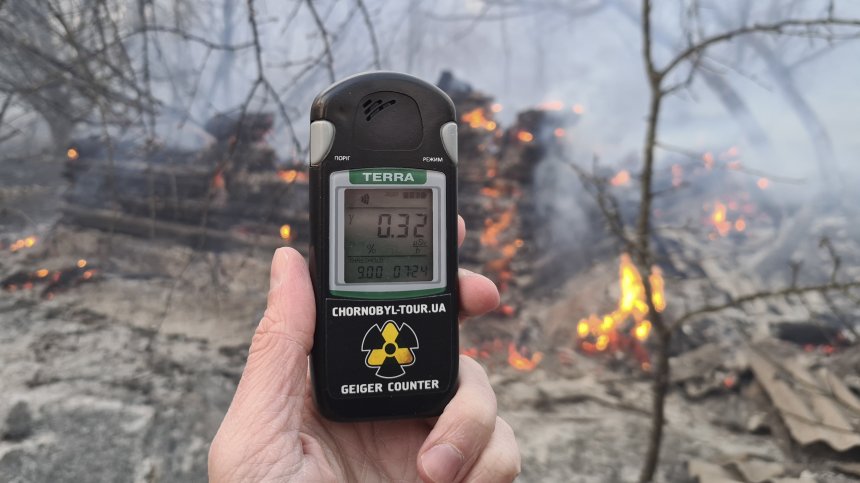 Пожари завишават радиацията около АЕЦ "Чернобил"