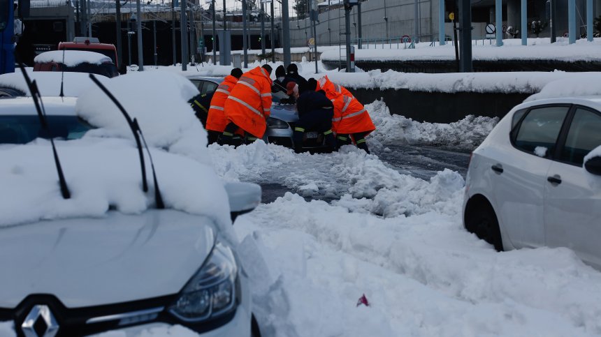 Българите да внимават - времето в Гърция се влошава, задават се и бури