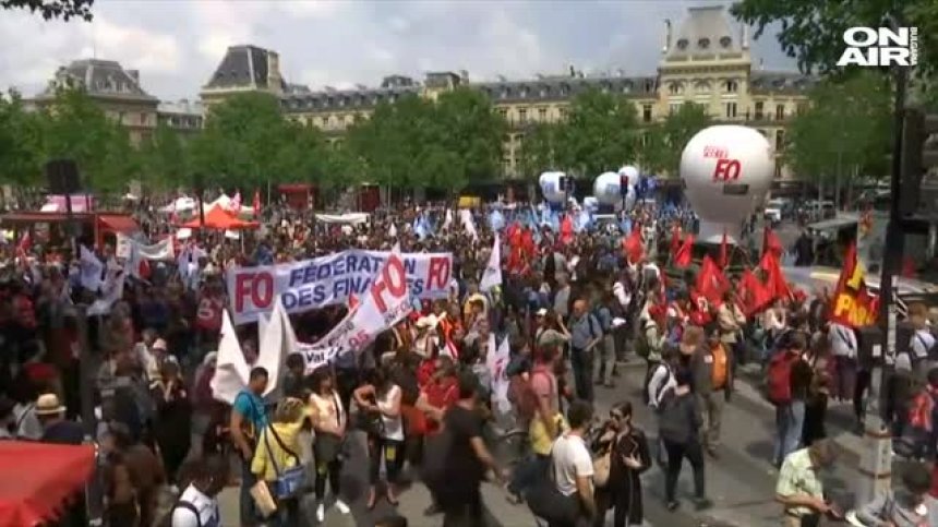 Сблъсъци и арести белязаха третия ден на протести в Париж