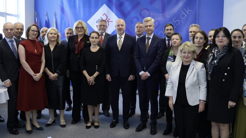 Желязков запозна посланиците от ЕС с готовността на България за еврото