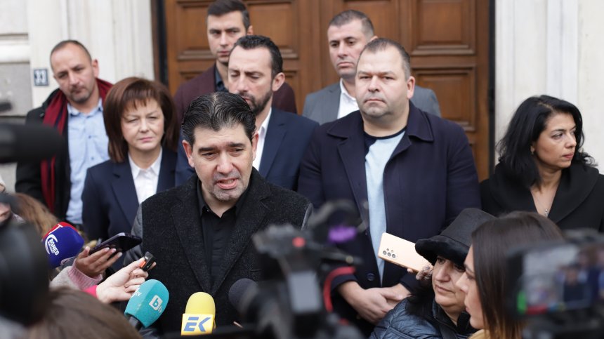 Таков: Ще открием виновниците за нарязването на Паметника на Съветската армия
