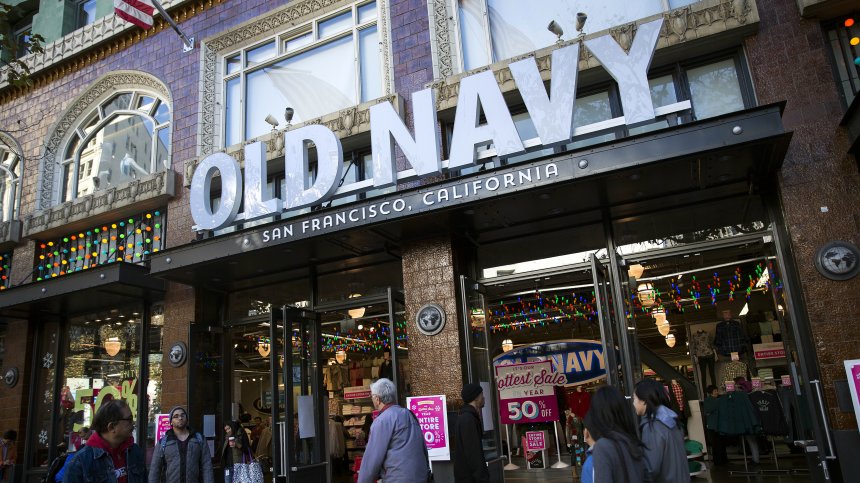 Old Navy открива нови магазини и стотици работни места