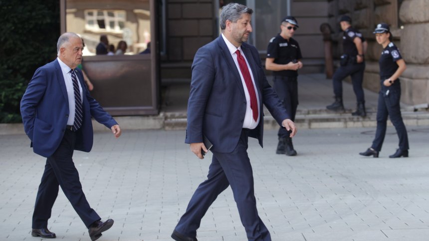 ДБ при Радев: Ще преговаряме със същите 4 партии, както досега, ако получим мандата