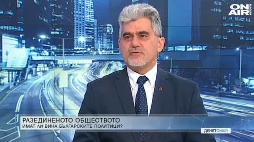 Михов, ВМРО: Младото поколение много добре възприема патриотизма
