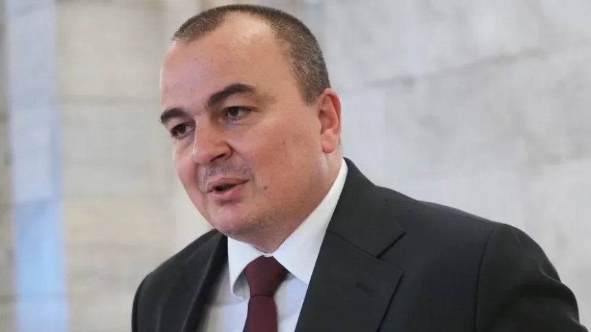 Абровски: Амбицията ни е да изплатим 30% авансово обвързаната подкрепа още в началото на есента