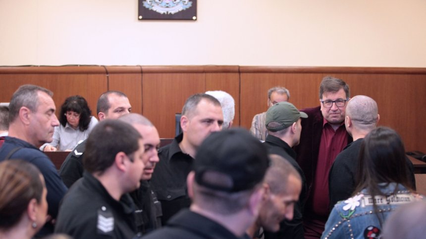 Липсата на един от подсъдимите провали старта на делото срещу Митьо Очите