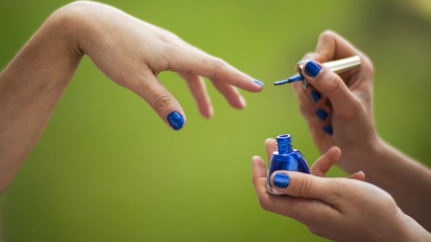 Летни тенденции в маникюра: Какви цветове ще доминират сезона?