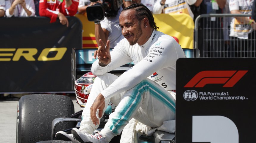 Ред Бул стресна Хамилтън след силно представяне на тестове в Бахрейн