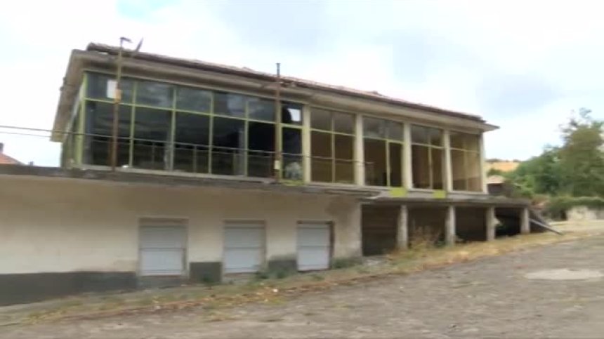 Жители на павликенско село стопираха сделка за продажба на част от площад