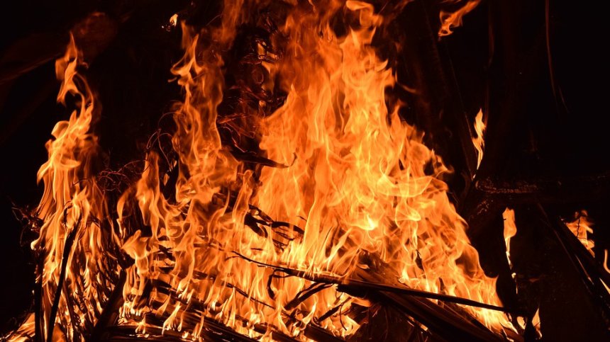 Гасенето на пожара в Рила продължава 