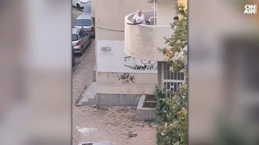 Мъж стреля с арбалет по преминаващи хора от тераса в Пловдив (ВИДЕО)