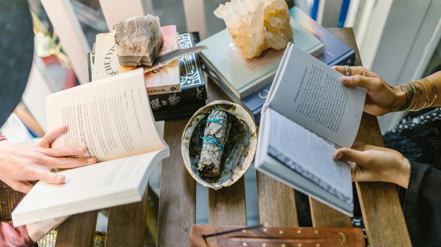 Нумерологична прогноза до 21 април - щастливи дати и цветове