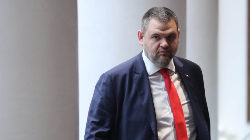 Пеевски: Говорихме с Борисов направо да закрием ДАИ