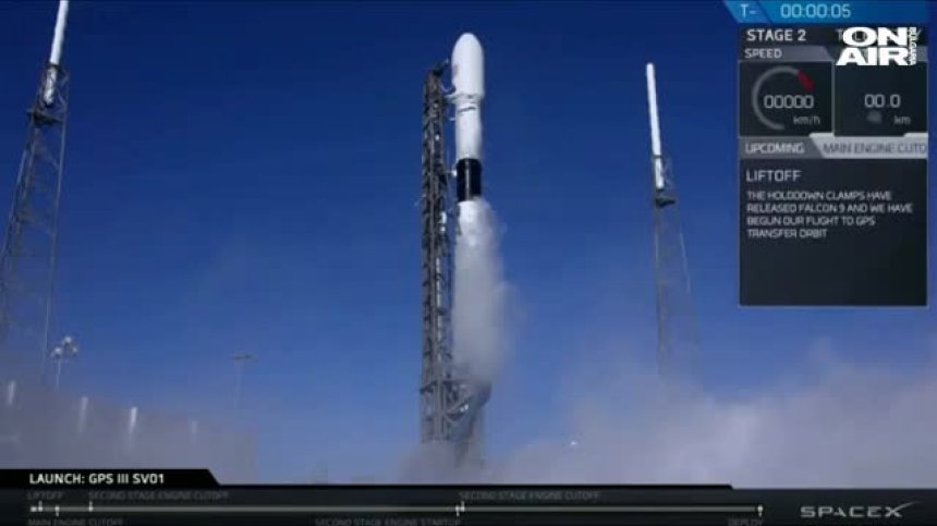 Space X изстреля ракета с американски военен сателит