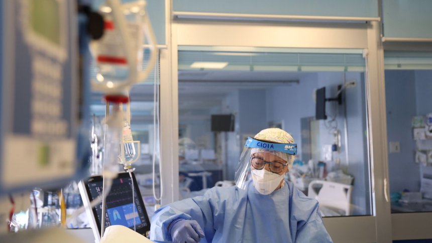Болници в Гърция са на ръба заради липса на легла за пациенти с Ковид-19