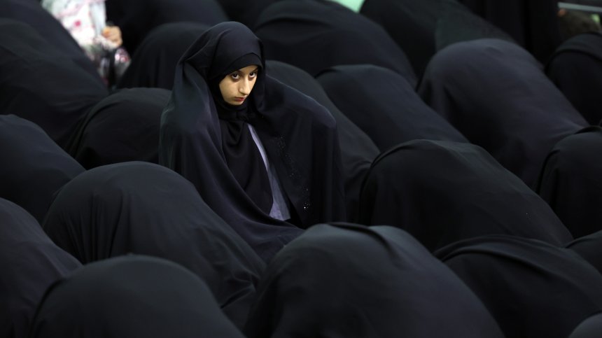 Новият президент на Иран: Моралната полиция повече няма да притеснява жените