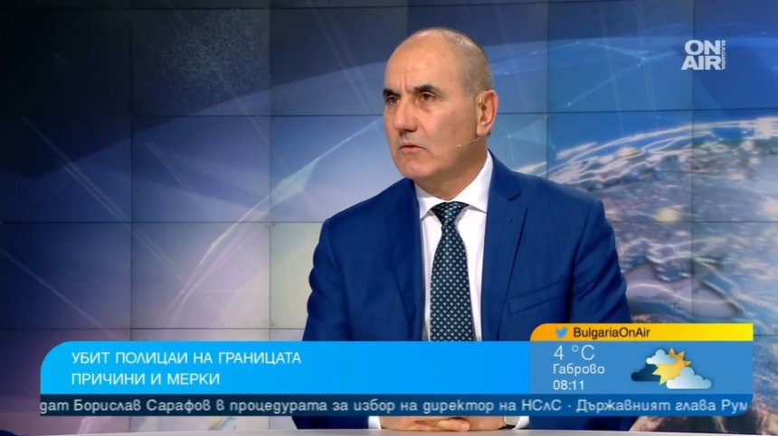 На границата: С фенер и "Макаров" в ръка вместо с термовизор и модерно оръжие