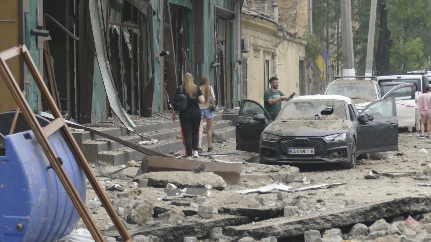 Русия поразила историческа катедрала в Одеса. Кулеба: Най-голямата атака