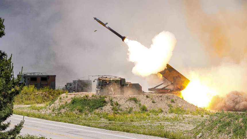 Изстреляха неидентифицирана балистична ракета от Северна Корея на изток