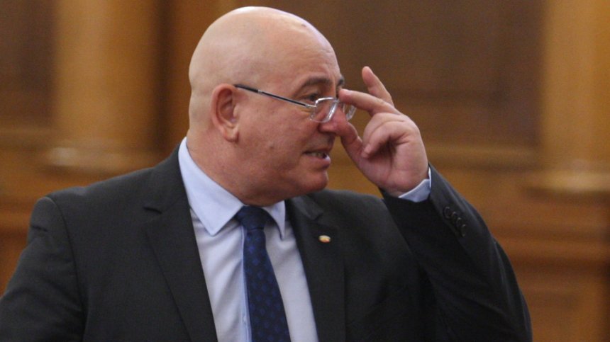 Ревизоро разпореди спешни проверки след арестите заради боклука