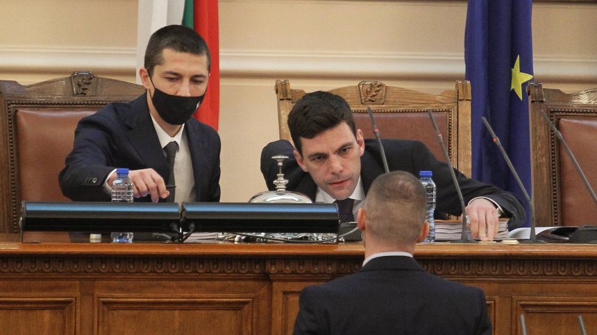Неправителственият сектор иска НС да се откаже от пластмасовите бутилки