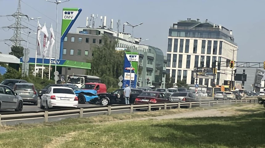 Тежка катастрофа блокира бул. "Бъкстон" в София
