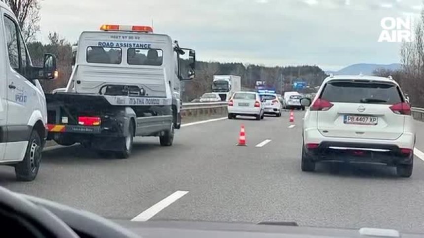 Натоварен ден на летището и гарите в София, катастрофа на АМ "Тракия"