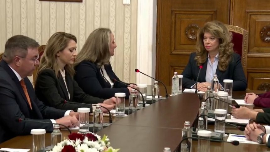 ГЕРБ предложи на Йотова смяна на Рая Назарян като шеф на НС и шести кандидат за служебен премиер