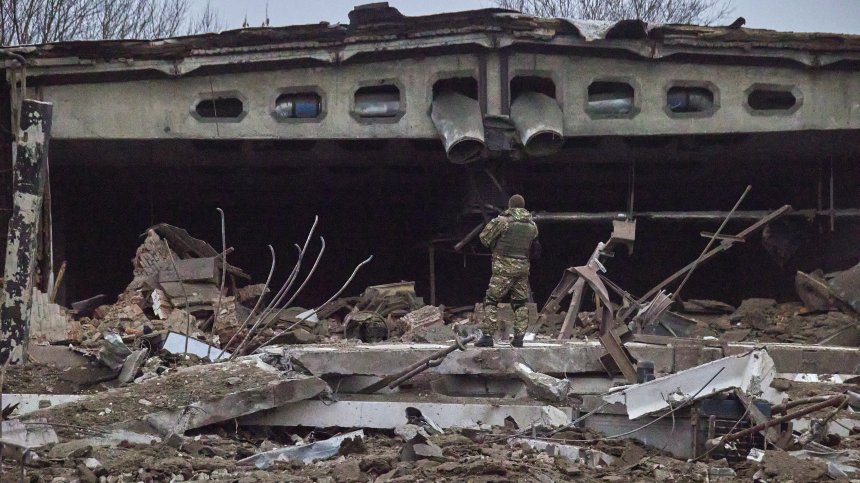 8 души загинаха при украински обстрел в ЛНР, сирени за руска атака отекват из Киев