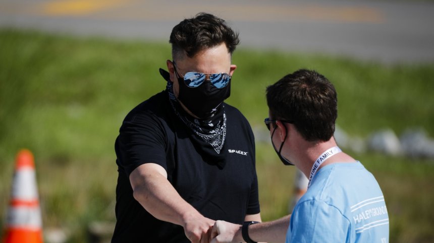 Мъск се отърва от още акции за над $1 млрд.