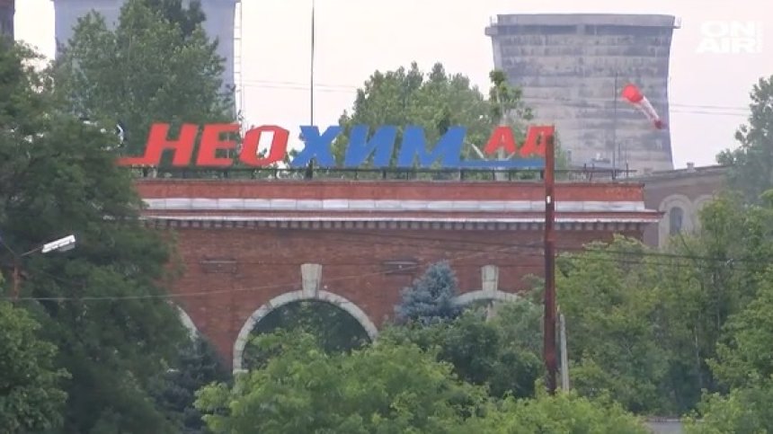 Евакуираха служители на "Неохим" заради огромния пожар, няма опасност за димитровградчани