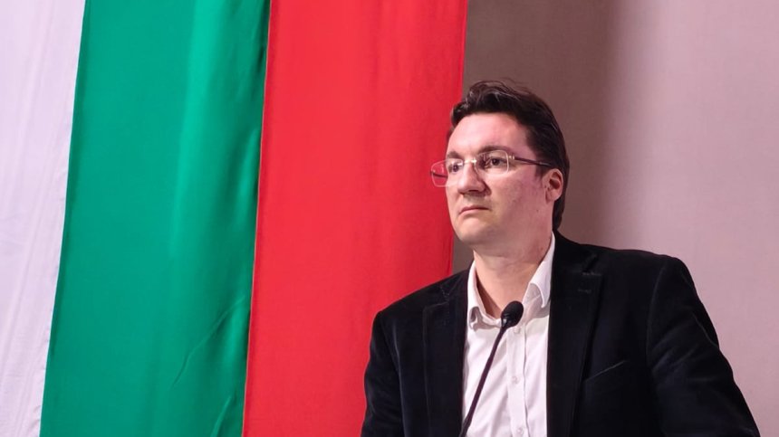 Националният съвет на БСП гласува доверие на Крум Зарков