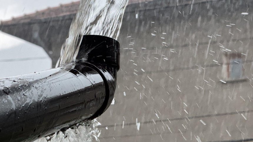 Оранжев и жълт код за валежи утре в голяма част от България (+КАРТА)