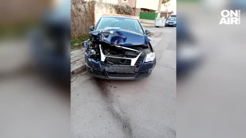 Издирват шофьор, блъснал 3 коли в София на Нова година - твърди се, че е полицай