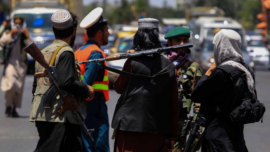 "Ислямска държава" уби 10 души от силите за сигурност при атака в Сирия