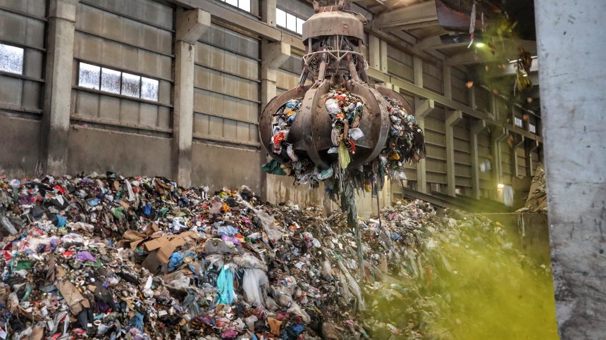 Кризата с боклука в София: Терзиев отчита рекордни приходи от рециклиране