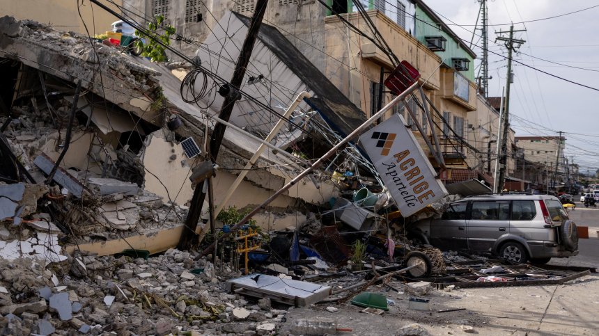 Двама загинали и пореден мощен трус във Филипините