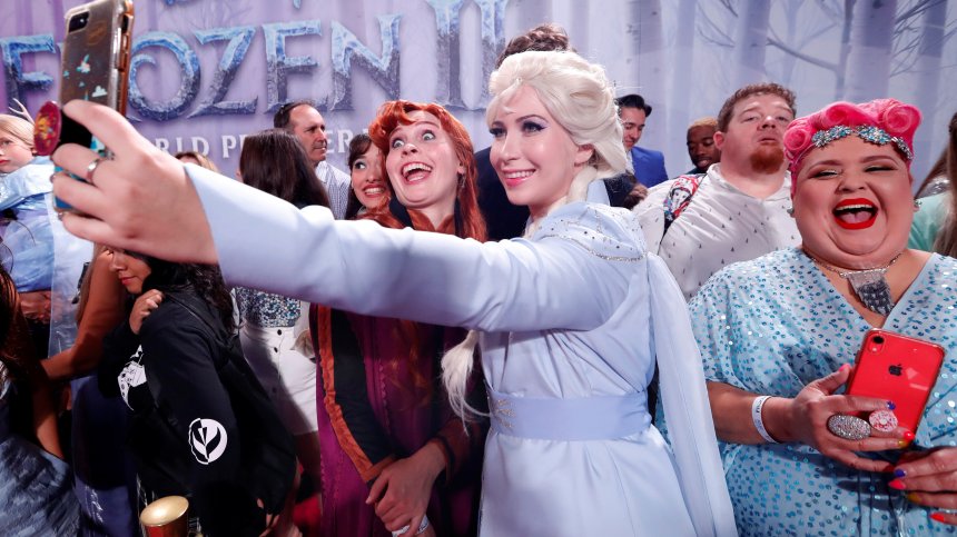 "Замръзналото кралство 2" чупи рекорд след рекорд