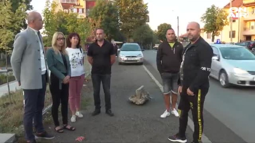Мълчалив протест в Айтос, задават се блокади на "отсечката на смъртта"