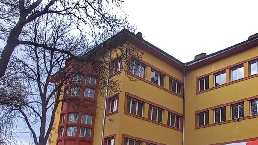 Директор на училище в Стара Загора си направил басейн със служебни пари
