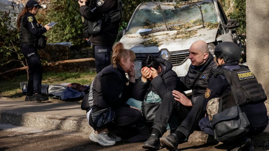 Трима души са убити при руски удари в Харков (ВИДЕО)